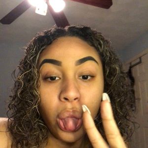 Meet your Posher, Amiya